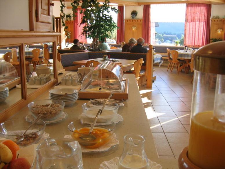 Hotel Pension Sonnenuhr タウプリッツ エクステリア 写真